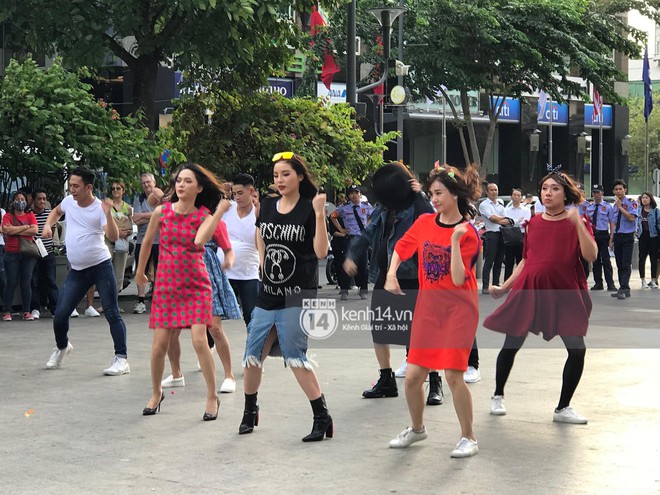 Chùm ảnh: Trấn Thành, Trường Giang, Hứa Vĩ Văn đồng loạt hóa... bà bầu trong show thực tế mới - Ảnh 7. Chùm ảnh: Trấn Thành, Trường Giang, Hứa Vĩ Văn đồng loạt hóa... bà bầu trong show thực tế mới - Ảnh 7.