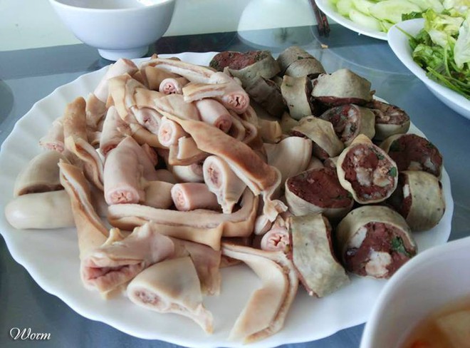 Hăng hái rủ bạn trai đi ăn lòng lợn, cô gái bàng hoàng nhận tin: Anh chưa hiểu hết về em cũng như tình cảm này - Ảnh 2. Hăng hái rủ bạn trai đi ăn lòng lợn, cô gái bàng hoàng nhận tin: Anh chưa hiểu hết về em cũng như tình cảm này - Ảnh 2.