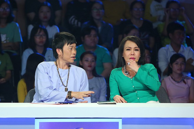Người bí ẩn: Việt Hương, Jun Phạm rơi nước mắt vì anh chàng hát rong - Ảnh 4. Người bí ẩn: Việt Hương, Jun Phạm rơi nước mắt vì anh chàng hát rong - Ảnh 4.