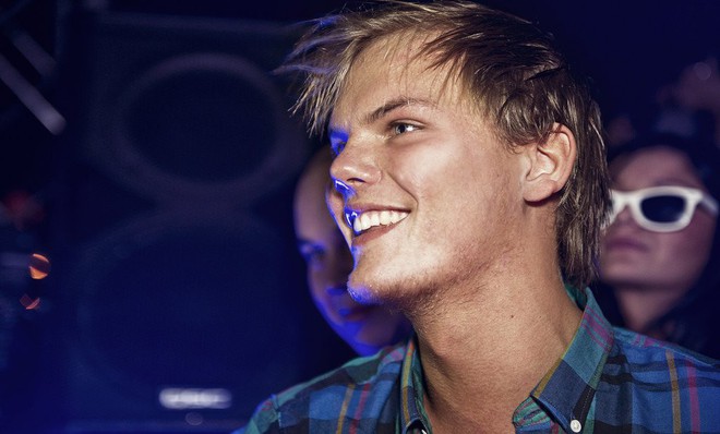 Lượng bán nhạc của Avicii tại Mỹ tăng 6000% sau tin buồn - Ảnh 1. Lượng bán nhạc của Avicii tại Mỹ tăng 6000% sau tin buồn - Ảnh 1.