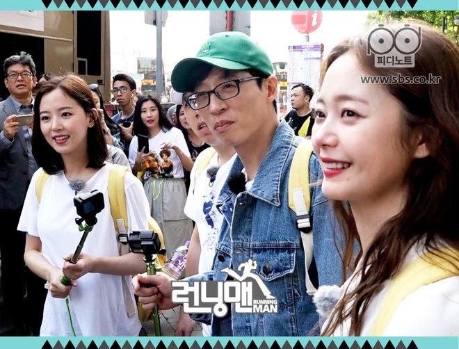 Từ MC Quốc dân thành MC Quốc tế, Yoo Jae Suk gây náo loạn khi xuất hiện tại Hồng Kông - Ảnh 2. Từ MC Quốc dân thành MC Quốc tế, Yoo Jae Suk gây náo loạn khi xuất hiện tại Hồng Kông - Ảnh 2.