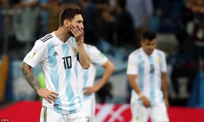 Cư dân mạng chế ảnh Messi về quê chăn vịt sau trận thua thảm Croatia - Ảnh 2.