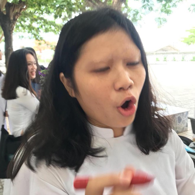 Thanh niên ngồi cặm cụi xóa toàn bộ lông mày của các bạn cùng lớp cho vui, nào ngờ biến luôn thành trend trên MXH - Ảnh 6. Thanh niên ngồi cặm cụi xóa toàn bộ lông mày của các bạn cùng lớp cho vui, nào ngờ biến luôn thành trend trên MXH - Ảnh 6.
