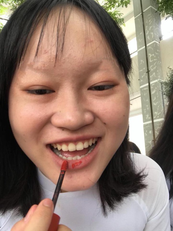 Thanh niên ngồi cặm cụi xóa toàn bộ lông mày của các bạn cùng lớp cho vui, nào ngờ biến luôn thành trend trên MXH - Ảnh 8. Thanh niên ngồi cặm cụi xóa toàn bộ lông mày của các bạn cùng lớp cho vui, nào ngờ biến luôn thành trend trên MXH - Ảnh 8.
