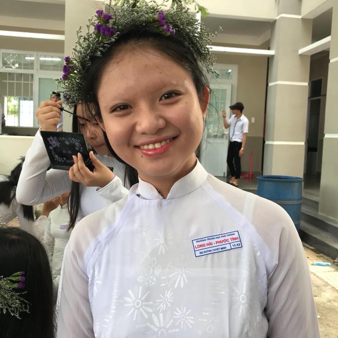Thanh niên ngồi cặm cụi xóa toàn bộ lông mày của các bạn cùng lớp cho vui, nào ngờ biến luôn thành trend trên MXH - Ảnh 7. Thanh niên ngồi cặm cụi xóa toàn bộ lông mày của các bạn cùng lớp cho vui, nào ngờ biến luôn thành trend trên MXH - Ảnh 7.