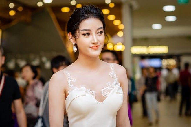 Á hậu Huyền My thả dáng trong trailer phim Myanmar lọt top tìm kiếm - Ảnh 6. Á hậu Huyền My thả dáng trong trailer phim Myanmar lọt top tìm kiếm - Ảnh 6.