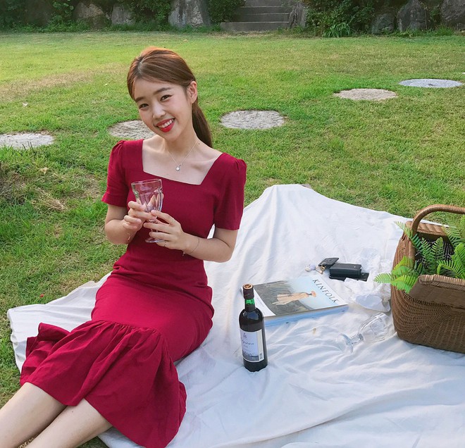 Hè này, có quá nhiều kiểu váy xinh ngây ngất mà bạn sẽ muốn diện bằng hết thì thôi! - Ảnh 26. Hè này, có quá nhiều kiểu váy xinh ngây ngất mà bạn sẽ muốn diện bằng hết thì thôi! - Ảnh 26.