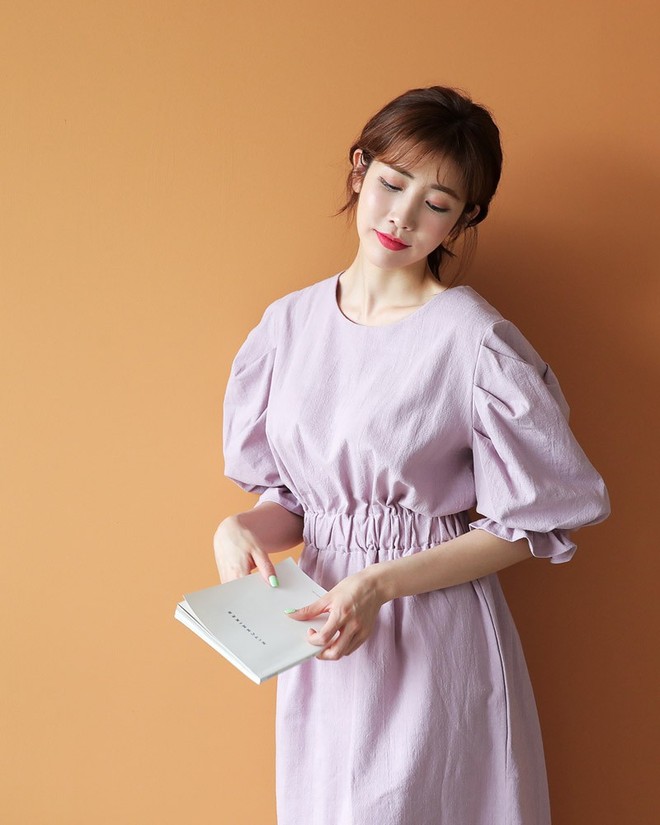Hè này, có quá nhiều kiểu váy xinh ngây ngất mà bạn sẽ muốn diện bằng hết thì thôi! - Ảnh 28. Hè này, có quá nhiều kiểu váy xinh ngây ngất mà bạn sẽ muốn diện bằng hết thì thôi! - Ảnh 28.