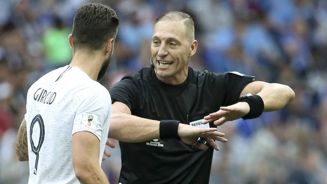Chung kết World Cup Pháp - Croatia: Trọng tài bắt chính người Argentina - Ảnh 2. Chung kết World Cup Pháp - Croatia: Trọng tài bắt chính người Argentina - Ảnh 2.