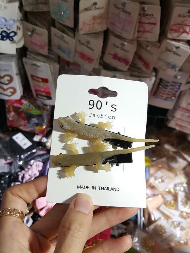Cặp tóc thạch sùng, cặp tóc gián gây bão mạng xã hội - Ảnh 1. Cặp tóc thạch sùng, cặp tóc gián gây bão mạng xã hội - Ảnh 1.