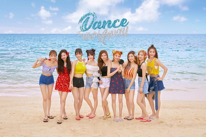 Chăm chỉ không ai qua TWICE: Trở lại lần thứ 4 trong năm bằng một album đặc biệt dành tặng fan - Ảnh 3.