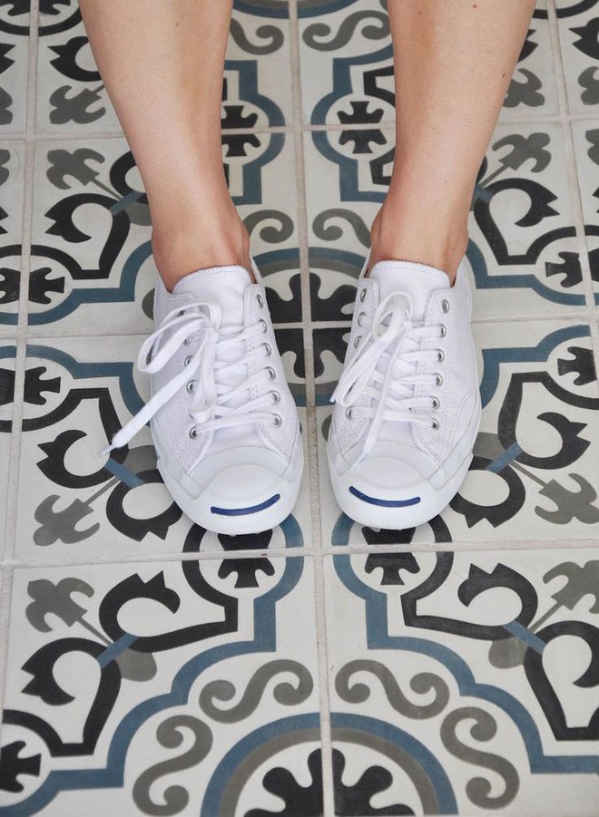 Đi học diện giày trắng là đẹp nhất và đây là 5 đôi sneaker vải màu trắng cool nhất dành cho bạn - Ảnh 13.