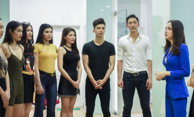 Hai Hoa hậu Kỳ Duyên và Hương Giang đào tạo Siêu Mẫu Việt Nam: Sao tránh được câu hỏi Lấy gì mà dạy? - Ảnh 6. Hai Hoa hậu Kỳ Duyên và Hương Giang đào tạo Siêu Mẫu Việt Nam: Sao tránh được câu hỏi Lấy gì mà dạy? - Ảnh 6.