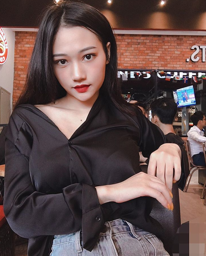 3 năm không bước chân ra nắng, cô gái đã biến thành người khác làm dân mạng hoang mang - Ảnh 4. 3 năm không bước chân ra nắng, cô gái đã biến thành người khác làm dân mạng hoang mang - Ảnh 4.