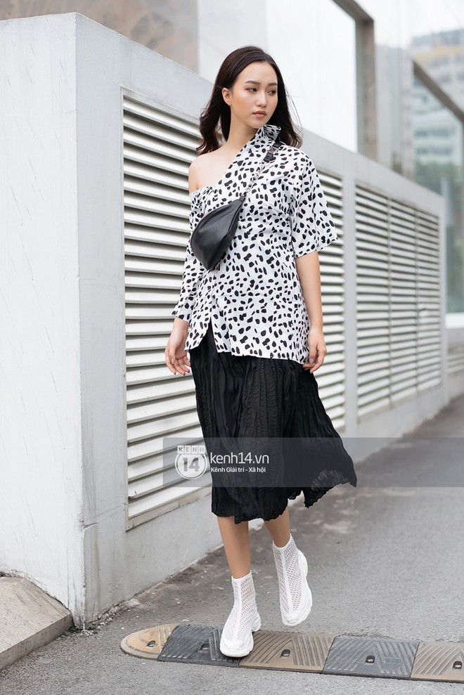 Street style 2 miền: bạn trẻ nào cũng lên đồ vừa nổi vừa chất, set đồ nào cũng ăn ảnh tuyệt đối - Ảnh 10. Street style 2 miền: bạn trẻ nào cũng lên đồ vừa nổi vừa chất, set đồ nào cũng ăn ảnh tuyệt đối - Ảnh 10.