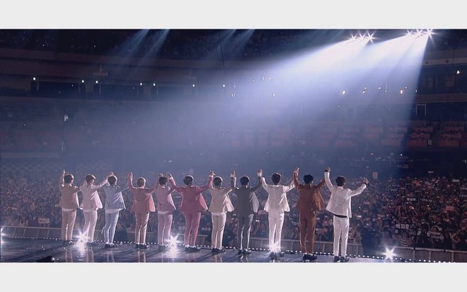 Wanna One một năm tuổi: Vẫn miệt mài cố gắng dù ngày chia tay đang đến rất gần - Ảnh 1. Wanna One một năm tuổi: Vẫn miệt mài cố gắng dù ngày chia tay đang đến rất gần - Ảnh 1.