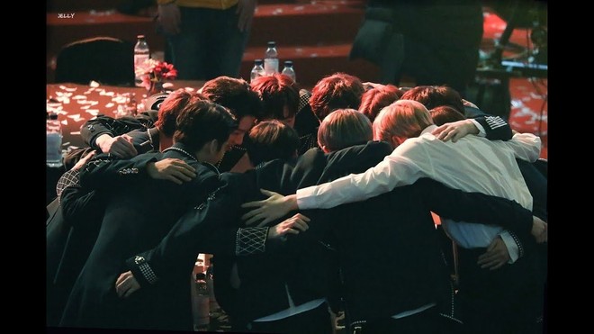 Wanna One một năm tuổi: Vẫn miệt mài cố gắng dù ngày chia tay đang đến rất gần - Ảnh 7. Wanna One một năm tuổi: Vẫn miệt mài cố gắng dù ngày chia tay đang đến rất gần - Ảnh 7.