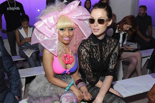 Nicki Minaj: Kẻ khủng bố công khai mang 2 quả bom nhiệt hạch khổng lồ đến ghế đầu mọi fashion show - Ảnh 16. Nicki Minaj: Kẻ khủng bố công khai mang 2 quả bom nhiệt hạch khổng lồ đến ghế đầu mọi fashion show - Ảnh 16.