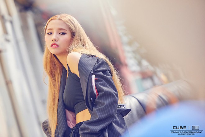 Từng sống chết giữ HyunA, vì sao bây giờ Cube thẳng tay tống cổ gà kì cựu? - Ảnh 2. Từng sống chết giữ HyunA, vì sao bây giờ Cube thẳng tay tống cổ gà kì cựu? - Ảnh 2.