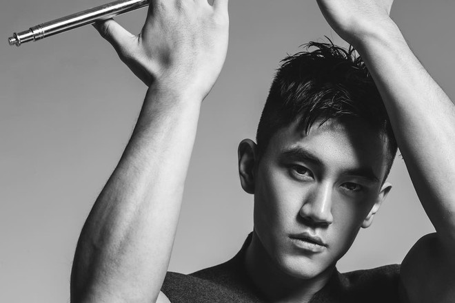 HLV hot nhất MXH Trung Quốc Điển trai cao 1m86 thân hình khiến các cô gái xịt máu mũi