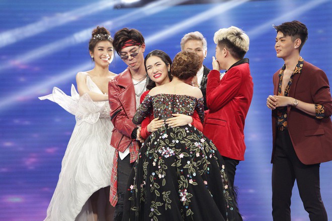 Erik - Đức Phúc - Giang Hồng Ngọc - Hòa Minzy nắm tay nhau vào Chung kết Cặp đôi hoàn hảo - Ảnh 4. Erik - Đức Phúc - Giang Hồng Ngọc - Hòa Minzy nắm tay nhau vào Chung kết Cặp đôi hoàn hảo - Ảnh 4.