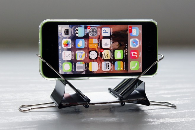 5 cách tự chế giá đỡ smartphone cực dễ, không lo livestream lộ hàng như Noo Phước Thịnh - Ảnh 1. 5 cách tự chế giá đỡ smartphone cực dễ, không lo livestream lộ hàng như Noo Phước Thịnh - Ảnh 1.