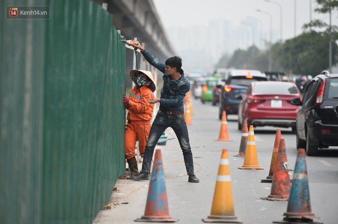 Hà Nội đầu tư 100 tỷ xén thảm cỏ dưới gầm cầu, mở rộng lòng đường vành đai 3 để chống hố đen ùn tắc - Ảnh 4.