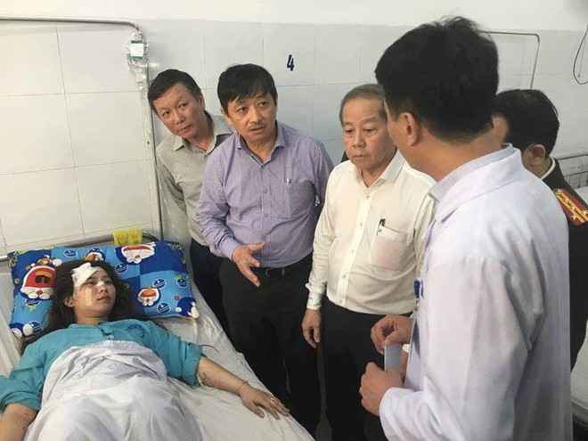 Bảo quản, chuyển đến bệnh viện cánh tay của nữ sinh gặp nạn trong vụ xe khách chở hơn 20 sinh viên lao xuống đèo Hải Vân - Ảnh 2.