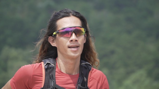 Chàng trai hoàn thành siêu kỷ lục chạy bộ 4500km xuyên Đông Nam Á xuất hiện trong show Marathon - Ảnh 2. Chàng trai hoàn thành siêu kỷ lục chạy bộ 4500km xuyên Đông Nam Á xuất hiện trong show Marathon - Ảnh 2.
