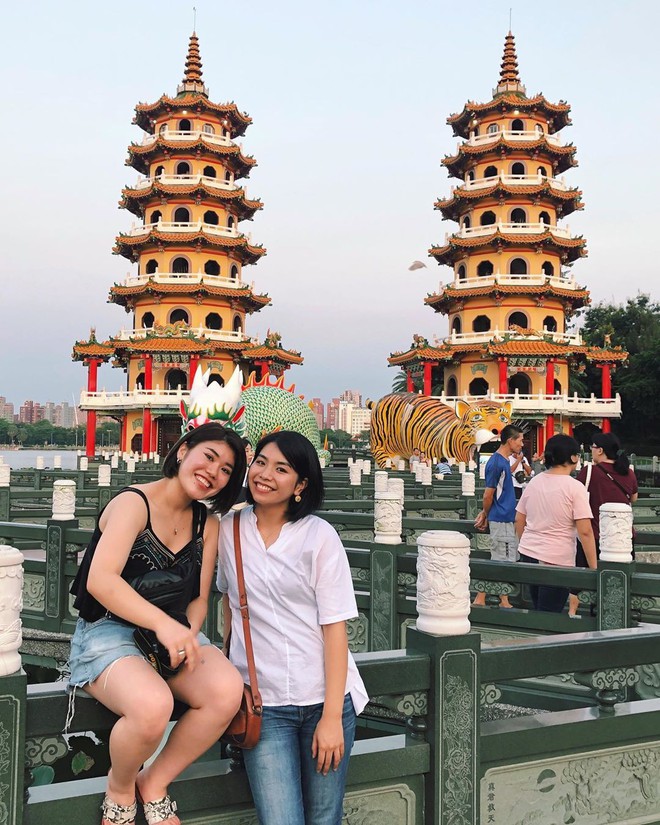 Ra đây mà xem ngôi chùa “rồng bay hổ múa” có thật ở Đài Loan, nhìn hình check-in trên Instagram mà choáng ngợp - Ảnh 11.