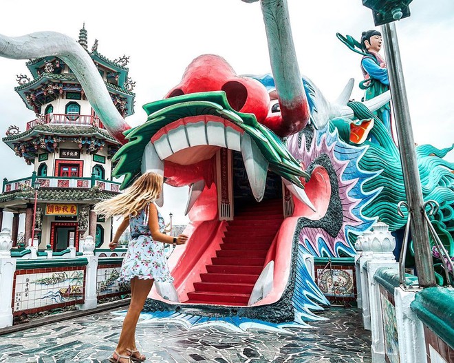 Ra đây mà xem ngôi chùa “rồng bay hổ múa” có thật ở Đài Loan, nhìn hình check-in trên Instagram mà choáng ngợp - Ảnh 15.
