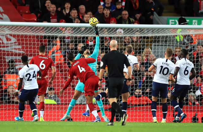 Son Heung-min cay đắng hóa thánh cột - xà, Tottenham thua ngược tiếc nuối đội đầu bảng Liverpool - Ảnh 7.