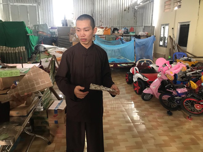 Diễn biến bất ngờ vụ xô xát ở Tịnh thất Bồng Lai: Trụ trì từng gọi điện khuyên gia đình đừng đưa cô gái 20 tuổi về - Ảnh 2.