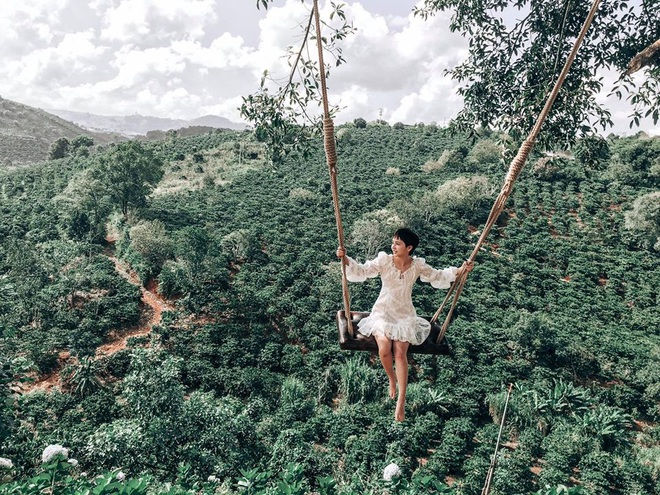 Đà Lạt lại xuất hiện góc sống ảo mới “sao chép” ý tưởng từ Bali, lên hình liệu “có cửa” so với bản gốc? - Ảnh 11.