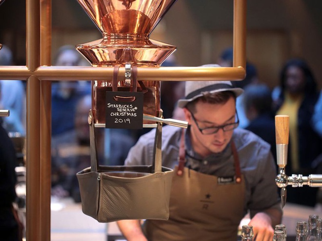 Choáng ngợp trước sự hoành tráng của Starbucks Reserve Roastery - cửa hàng Starbucks lớn nhất thế giới mới khai trương tại Chicago - Ảnh 3.