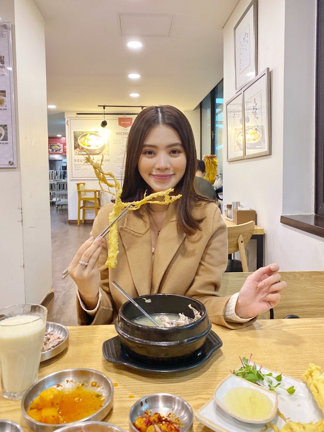 Theo chân rich-kid Jolie Nguyễn ăn uống sương sương ở Seoul, lạ lẫm nhất là món bò Wagyu ăn kèm trứng cá dát vàng - Ảnh 4.