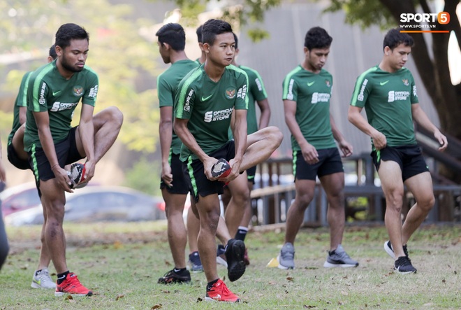 Đội tuyển U22 Việt Nam đã có mặt tại sân, sẵn sàng chinh phục tấm HCV SEA Games - Ảnh 57.