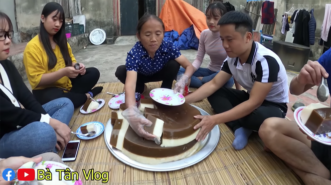 Tuyên bố làm thạch 7 tầng nhưng chỉ được 4 tầng, lần này Bà Tân Vlog còn mượn luôn hình trên mạng để làm thumbnail - Ảnh 9.