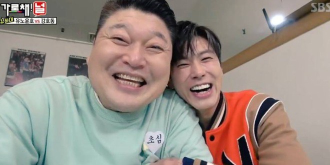 Yunho (DBSK) bỗng trở nên nhỏ bé khi so sánh kích cỡ... đầu với nam diễn viên hài này! - Ảnh 3. Yunho (DBSK) bỗng trở nên nhỏ bé khi so sánh kích cỡ... đầu với nam diễn viên hài này! - Ảnh 3.