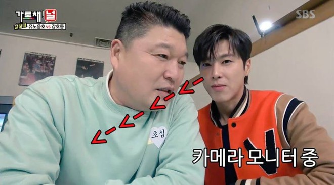 Yunho (DBSK) bỗng trở nên nhỏ bé khi so sánh kích cỡ... đầu với nam diễn viên hài này! - Ảnh 2. Yunho (DBSK) bỗng trở nên nhỏ bé khi so sánh kích cỡ... đầu với nam diễn viên hài này! - Ảnh 2.