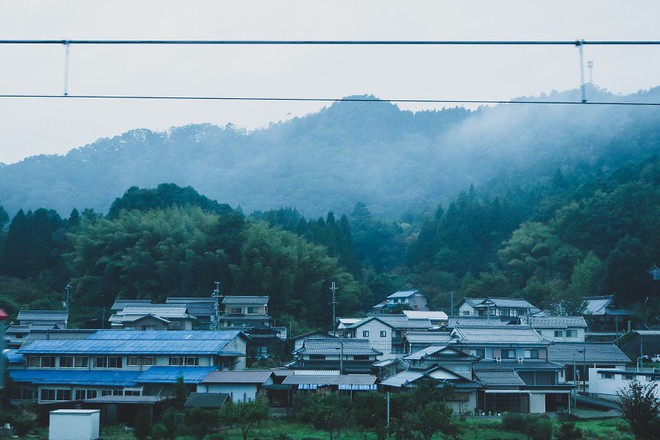 Một ngày tại làng nghề truyền thống Kyoto, nơi các nghệ nhân làm giấy, dệt lụa theo phương pháp thủ công qua hàng thế kỷ - Ảnh 1.