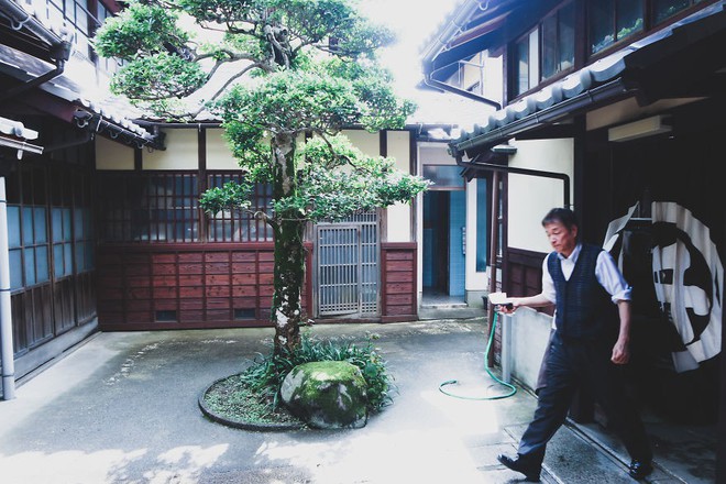 Một ngày tại làng nghề truyền thống Kyoto, nơi các nghệ nhân làm giấy, dệt lụa theo phương pháp thủ công qua hàng thế kỷ - Ảnh 17.