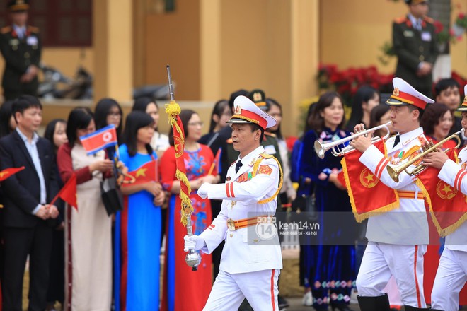 Ông Kim Jong-un vẫy tay tạm biệt và cảm ơn Việt Nam, lên tàu bọc thép trở về Triều Tiên - Ảnh 14.