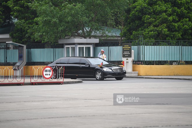 Ông Kim Jong-un vẫy tay tạm biệt và cảm ơn Việt Nam, lên tàu bọc thép trở về Triều Tiên - Ảnh 31.