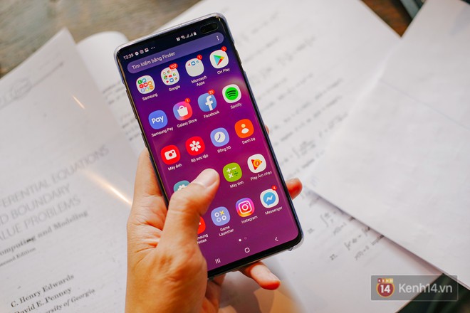 Mở hộp Galaxy S10+ chính thức tại Việt Nam: Thiết kế cực đẹp, 3 camera sau, cảm biến vân tay dưới màn hình - Ảnh 17.