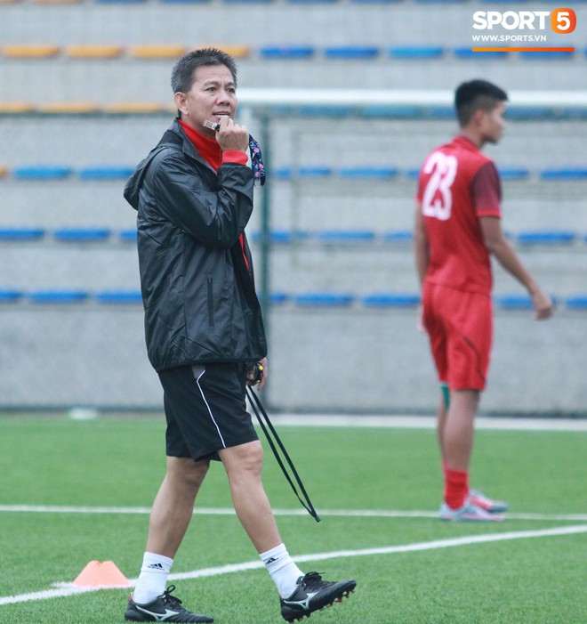 U18 Việt Nam tập luyện máu lửa, chờ ngày ra mắt tại giải tứ hùng ở Trung Quốc - Ảnh 2. U18 Việt Nam tập luyện máu lửa, chờ ngày ra mắt tại giải tứ hùng ở Trung Quốc - Ảnh 2.