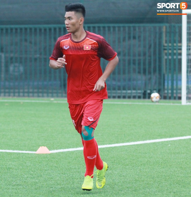 U18 Việt Nam tập luyện máu lửa, chờ ngày ra mắt tại giải tứ hùng ở Trung Quốc - Ảnh 6. U18 Việt Nam tập luyện máu lửa, chờ ngày ra mắt tại giải tứ hùng ở Trung Quốc - Ảnh 6.
