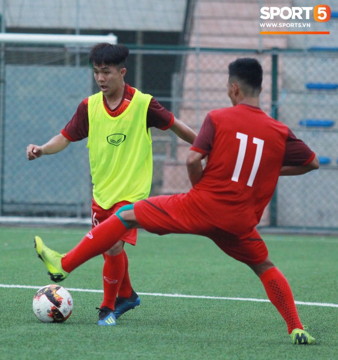 U18 Việt Nam tập luyện máu lửa, chờ ngày ra mắt tại giải tứ hùng ở Trung Quốc - Ảnh 9. U18 Việt Nam tập luyện máu lửa, chờ ngày ra mắt tại giải tứ hùng ở Trung Quốc - Ảnh 9.