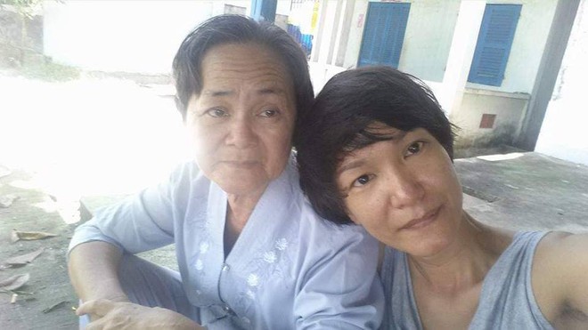 Đằng sau nồi bún măng bò Bà Dzú độc nhất Sài Gòn là câu chuyện của người phụ nữ gác lại mọi đam mê để được bên cạnh chăm mẹ - Ảnh 2.