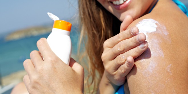 Cục quản lý thực phẩm và dược phẩm Mỹ ban hành hướng dẫn sử dụng kem chống nắng mới để tránh ung thư da - Ảnh 3.